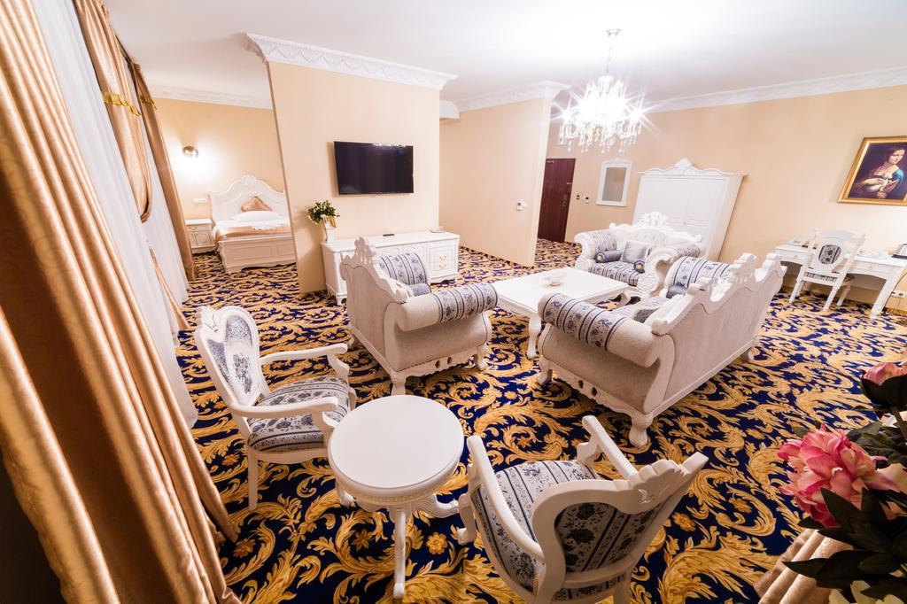 רייקה טפליצה Aphrodite Palace מראה חיצוני תמונה