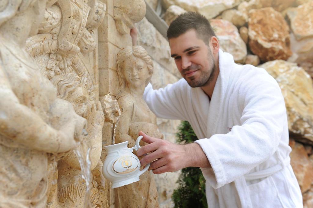 רייקה טפליצה Aphrodite Palace מראה חיצוני תמונה